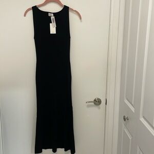 NWT BLACK Aritzia Wilfred Tierra dress, size XS.